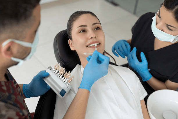 Choosing a shade of dental veneers